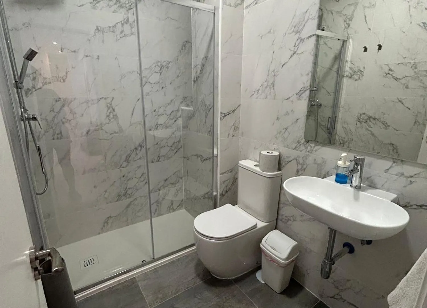 The Spot Central Hostel Севилья Гостевой дом